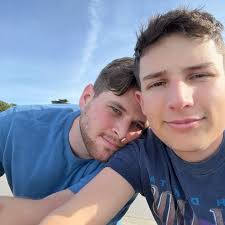 Ethan Simons-Evenson (@ethansimonseve)