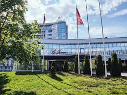 If you're looking for a convenient place to stay, check out the 31 hotels and other accommodations you'll find within a mile. Hotels Mit Bowling In Riga Lettland Bewertungen Preise Planet Of Hotels