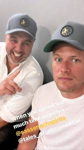 Alex is always happy 😅 ...Sam friend and business partner ...🥃🥃🥃🥃  great picture 🥰🫶 @samheughan @alexnorouzi @Sassenach Spirit