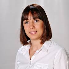 Karyn Saunders's Instagram, Twitter & Facebook