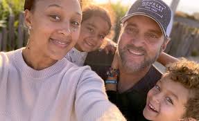 Steph and Ayesha represent Christian love — EEW Magazine