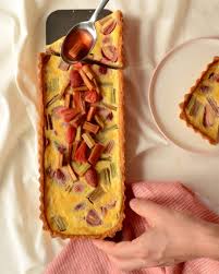 Asa sa incepem cu dulceata noastra. TartÄƒ Cu RubarbÄƒ È™i CÄƒpÈ™uni Mihai Gateste