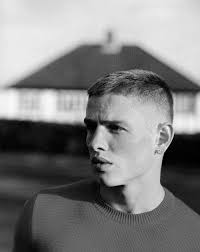 Gli anni passano ma i tagli di capelli da uomo con ciuffo sembrano non diventare. Trovare Il Taglio Di Capelli Adatto All Uomo Foto 11 40 Qnm