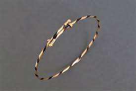 An extensive collection of elephant hair knot bracelets. Sold Antique Victorian Raj Era Elephant Hair Horn Bangle Bracelet In 14ct Gold Elephant Hair Jewelry Bangles Gold Jewelry Fashion