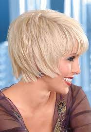 Kurzer Bob Mit Bewegung Die Schonsten Bob Frisuren Short Thin Hair Wavy Bob Hairstyles Bob Hairstyles