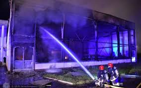 Si les banlieusards connaissent bien les. Yvelines Incendie Criminel Dans Un Gymnase De Sartrouville Le Parisien