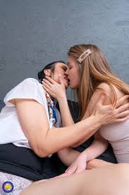 Old And Young Lesbians | Sex Pictures Pass