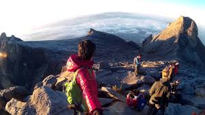 Sesetengah penduduk menganggap gunung kinabalu ini merupakan gunung yang dapat memberikan semangat juang dan satu padu rakyat sabah. How To Climb Mount Kinabalu And How Much It Cost Mysabah Com