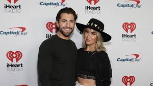 'so opposite of what i thought'. Bachelorette Kaitlyn Bristowe Engaged To Jason Tartick Abc7 New York
