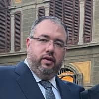 300+ perfiles de «Sandro»