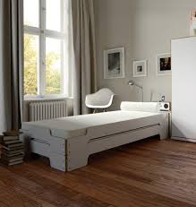 Stapelliege in sondergröße 140x220 cm je nach gewähltem zubehör bettgestell, bettgestell mit rollrost, bettgestell mit rollrost und matratze (ohne deko) beschreibung: Stapelliege Im Gastezimmer Bett Puristisch Stapel