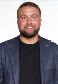 Greg Freeman of Wellington Wealth Strategies On 5 Things To Look For When  Hiring a Financial Planner or Financial Adviser