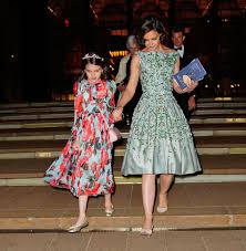 Katie holmes was born at toledo, ohio, u.s. Katie Holmes Diz Que Recebeu Conselhos Da Mae Para Criar Suri Revista Marie Claire Celebridades