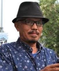 Two village youths decide to travel from their boring hometown of jemapoh, malaysia to england. From Jemapoh To Manchester 1988 Mubi