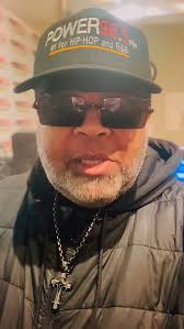 TGIF! We gotta talk about this today. My Best friend says because I’m right  handed that I am supposed to wear my watch