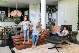 Marie Uzeel Achille 8 Et Balthazar 5 Ans The Socialite Family Petite Maison De Famille Deco Interieure Table Tulipe Knoll