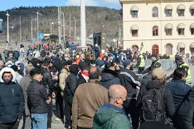 Hundrevis av motdemonstranter møtte opp på tøyen lørdag. Se Smittestatus I Frogn Og Pa Nesodden Fredag Kan Vi Fa Viktige Svar Nyheter Fra Viken De Viktigste Nyhetene Fra Asker Baerum Drammen Og Viken