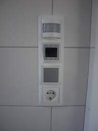 Das unterputz einbauradio eignet sich nicht nur für das badezimmer, sondern auch für jeden anderen raum im haus. Einbauradio Bad Unser Steckdosen Radio Im Badezimmer Mit Video Steckdosen Badezimmer Kleine Toilette