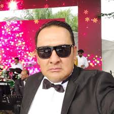 Gracias a Miguel Herrera y a todo su equipo de trabajo en MH Producciones,  quienes contribuyeron al éxito de nuestra gira por México. ¡Gracias México!