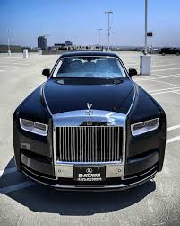 Pin By Carhub On Bugatti Landrover Rollsroyce Luxury Cars Rolls Royce Rolls Royce Dream Cars