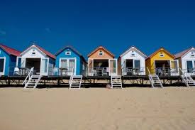 Strandhaus Am Meer Urlaub An Der Nordsee In 2020 Holland Strand Urlaub Strandhauser Ferienanlagen