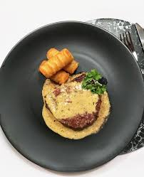 Filetsteak Mit Sauce Cafe De Paris Filetsteak Essen Und Trinken Pulled Pork Burger