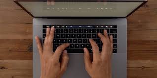 Penting untuk diketahui khususnya oleh para operator, sekretaris, blogger dan lain sebagainya yang sering bekerja di depan keyboard komputer atau laptope yaitu rumus mengetik dengan 10 jari pada keyboard, agar kita bisa menulis dengan cepat dan tangkas, maka sebuah rumus mengetik dengan menggunkan 10 jari saya persembahkan untuk anda dan ntuk anda ingat. 5 Kombinasi Tombol Keyboard Untuk Mempercepat Penulisan Skripsi Halaman All Kompas Com