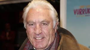 Jacob marinus (jaap) bakker (beverwijk, 8 februari 1938), vooral bekend onder de artiestennaam marco bakker, is een nederlands operazanger en radiopresentator. Ezj5t7sbacq6fm