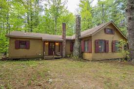Has cabin written all over it, from the rustic exterior to the love. Country Cottages Under 200k In Beautiful Spots For Sale Right Now