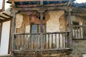 Distanta constructie fata de vecini. CuriozitÄƒÅ£i Legislative Fereastra Si Balconul Orientate CÄƒtre Curtea Vecinului Trebuie Construite La O AnumitÄƒ DistanÅ£Äƒ De Aceasta