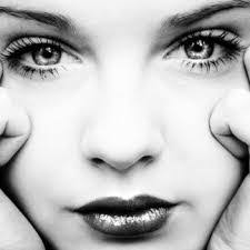 Isabella Warren's Instagram, Twitter & Facebook