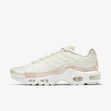 Buy and sell nike air max plus shoes at the best price on stockx, the live marketplace for 100% real sneakers and other popular new releases. Nike Air Max Plus Nike De