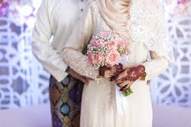 Wanita muslimah di malaysia memainkan peranan penting dalam bidang dakwah, khususnya dakwah melalui sejak dari 2005 sehingga 2009 statistik menunjukkan bahawa telah berlaku 396 kes dan separuh daripada individu. Statistik Menunjukkan Rakyat Malaysia Sedikit Yang Berkahwin Ramai Pula Yang Bercerai
