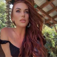 Kim Rucks's Instagram, Twitter & Facebook