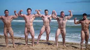 Five nude body builders - ThisVid.com
