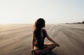 La région cervicale est sollicitée en permanence pour assurer le maintien de la tête, mais elle subit également une adaptation perpétuelle par rapport au. Cv Strqz9cvhqm