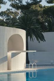 This Modernist Swimming Pool In The French Hills Is A Geometric Masterpiece Ignant Pool Landscape Design Modern Landscape Design Modern Landscaping