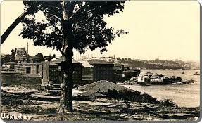Sultantepe Den Uskudar Manzarasi Sagda Deniz Kenarinda Kuskonmaz Camii 1930lar Fotograf Istanbul Yolculuk