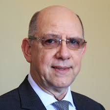 Yomeuno a Fundación Ayúdenos para Ayudar, Educación