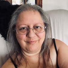 Hi all my dad is wanting to reread the Terry Pratchett disc world series.  Has anyone got any they're wanting to get rid of?? 😁