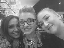 Maxine Nash (@HRHMaxine)