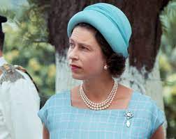 Queen Elizabeth Ii S Diamond Jubilee 60 Years Of The Queen S Best Headgear Queen Elizabeth Queen Elizabeth Ii Queen Outfit