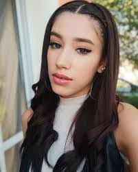 Jazmin Saenz's Instagram, Twitter & Facebook