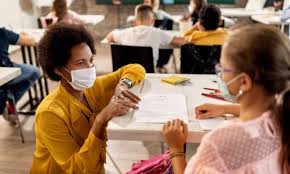 An ambitious collaboration between two of switzerland's leading technological institutions (epfl and empa), hellomask is a brand new type of surgical mask that is both transparent and medically safe. Petition Des Masques Transparents Pour Apprendre A Parler A L Ecole
