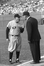  Casey Stengel Argues With Umpire Neil Leifer Casey Stengel Yankees Baseball New York Yankees
