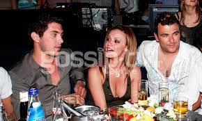 Check spelling or type a new query. Makrypoylia Xatzhgiannhs Stigmiotypa Apo Ta 9 Xronia Sxeshs Kai H Fwto Poy De 8eloyn Na 8ymoyntai Gossip Tv Gr