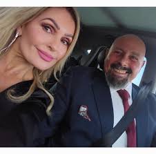 Marcus was married to Niki for 18 years and currently has physical custody  of their five children.