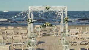 La prima cosa a cui dovrete pensare sarà il tema del matrimonio e ricordate sempre che tutto dovrà essere coerente, dal luogo della cerimonia a quello del ricevimento, dalle partecipazioni alla torta, fino a tutti i dettagli delle vostre nozze. Matrimonio Sulla Spiaggia Picture Of Fantini Club Cervia Tripadvisor