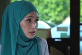 Kapten aliza adeline, keturunan cina jatuh cinta pada mukhriz. Drama Sayangku Kapten Mukhriz Episod 28 Akhir