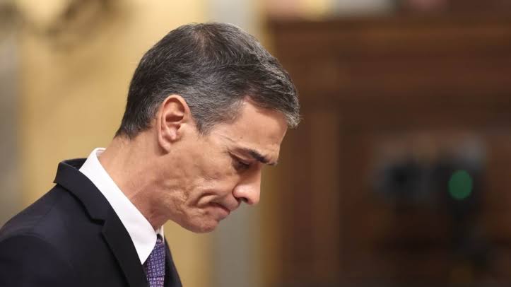 Sánchez aborda a sus militantes e insiste en agotar la legislatura
